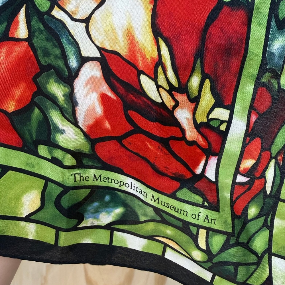 Metropolitan Museum Art Silk Scarf Stained Glass Floral Tiffany Red Green 21in - Picture 3 of 6